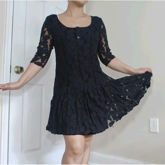 Silvian Heach Sz S Half Sleeve Lined Mini Dress Floral Lace Black Round Neck - Picture 1 of 9